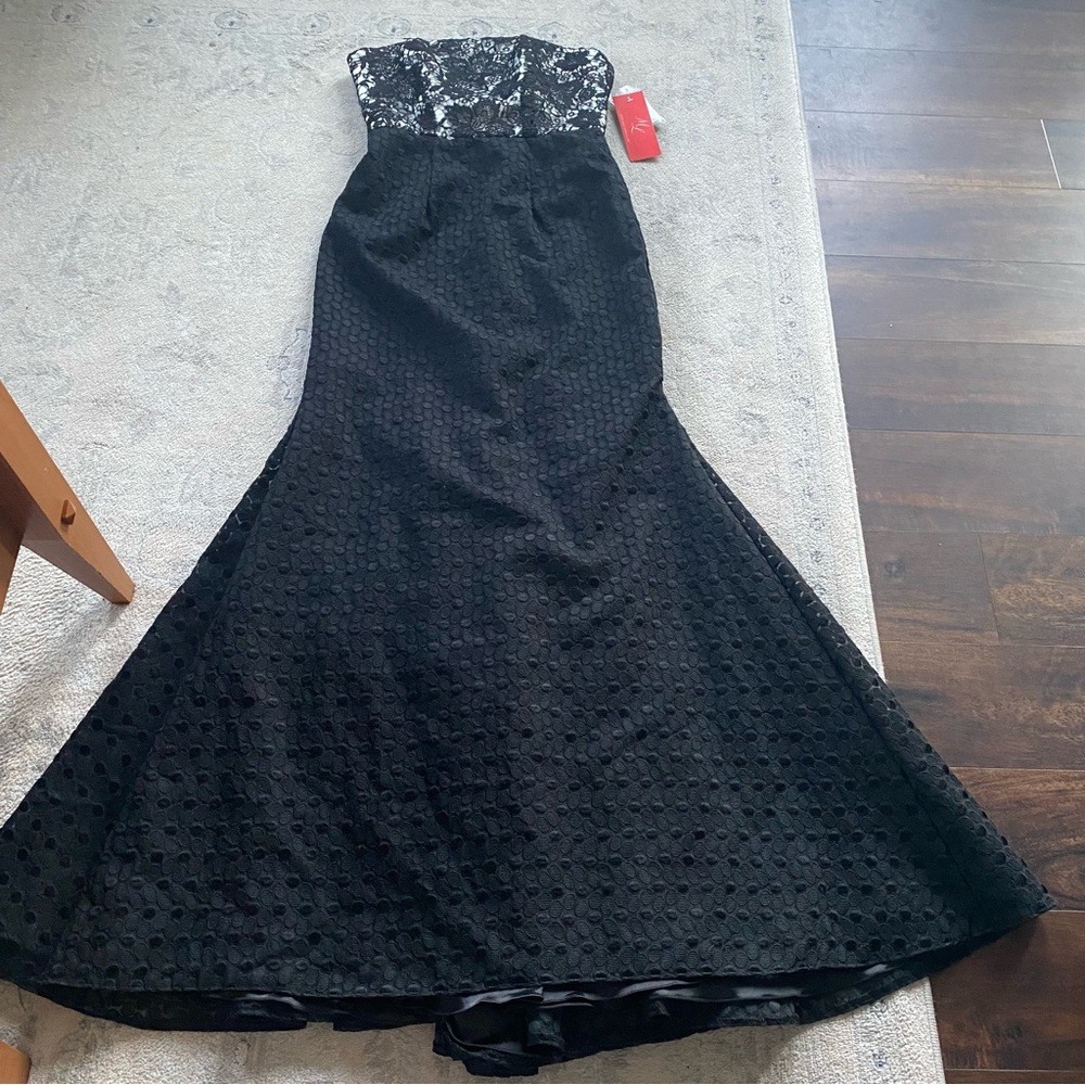 Monique Lhullier Mermaid Formal Gown Floor Length Lace Polka Dot Train Black